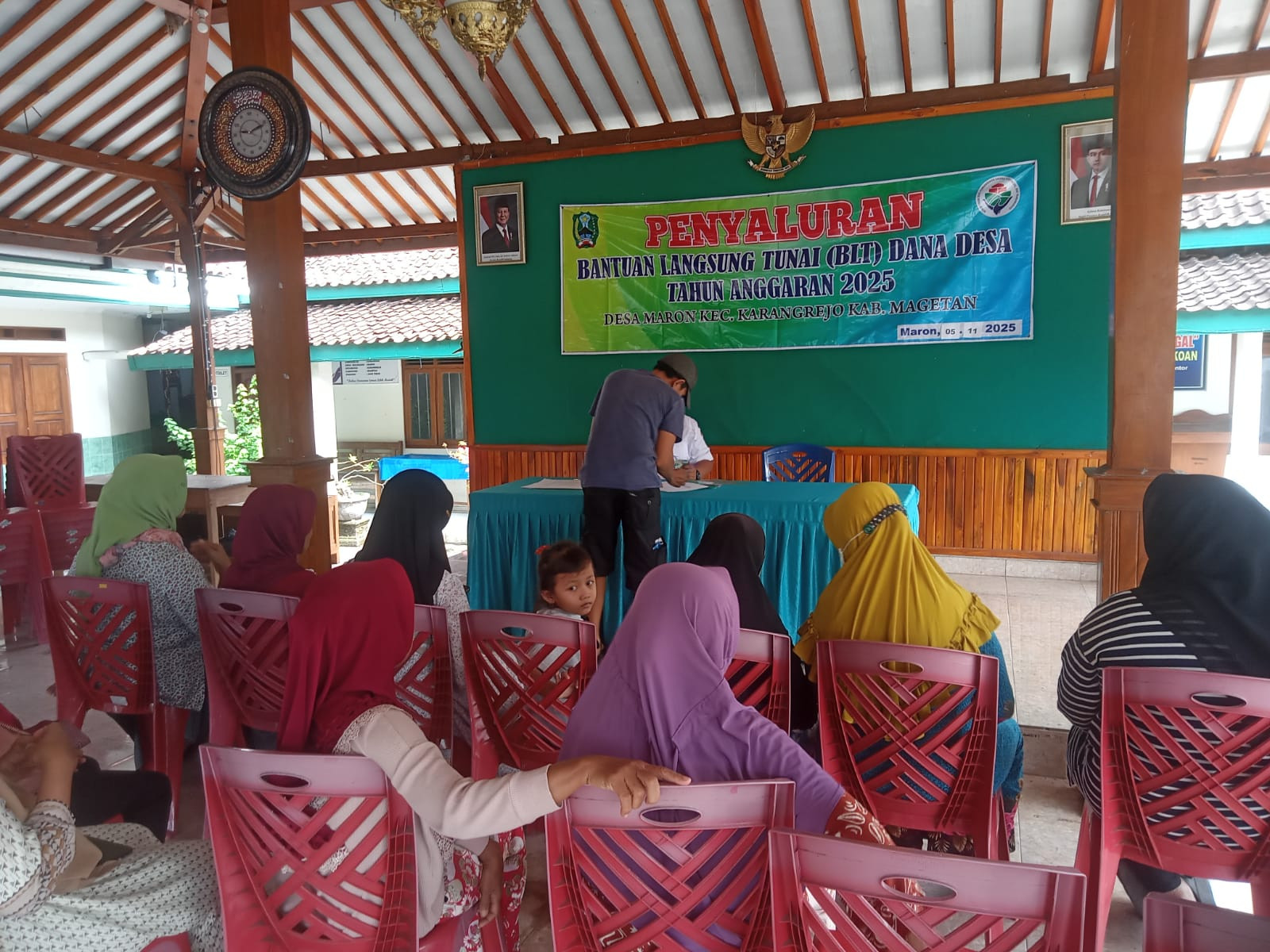 PENYALURAN BANTUAN LANGSUNG TUNAI BLT DD NOVEMBER 